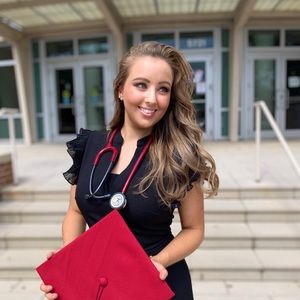 Meet your Posher, Leah